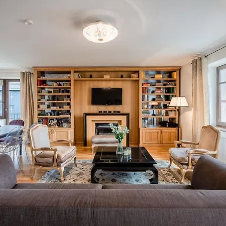 דירה Domillion 2bdr Old Town W Views Parking A127