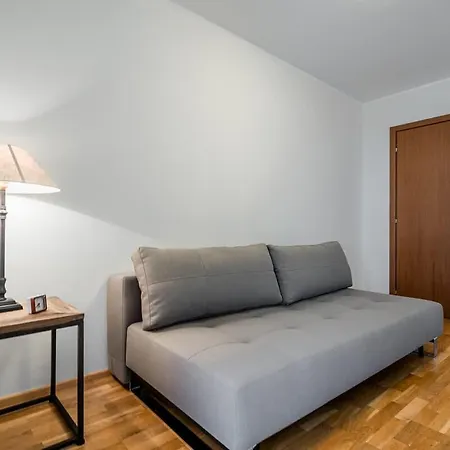 Domillion 2bdr Old Town W Views Parking A127 *