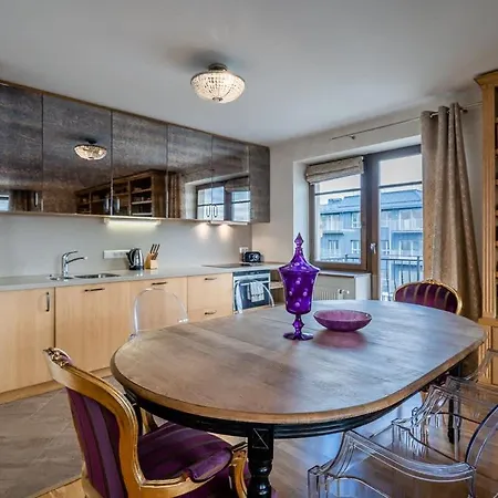 Domillion 2bdr Old Town W Views Parking A127 דירה *
