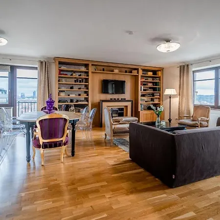 Domillion 2bdr Old Town W Views Parking A127 דירה *