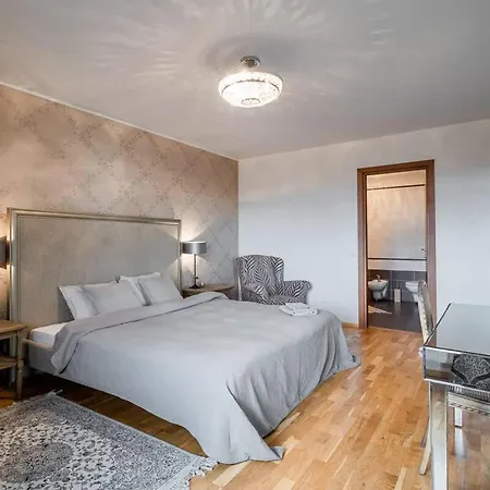 Domillion 2bdr Old Town W Views Parking A127 * וילנה